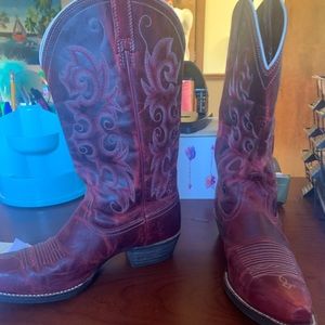 ARIAT BOOTS